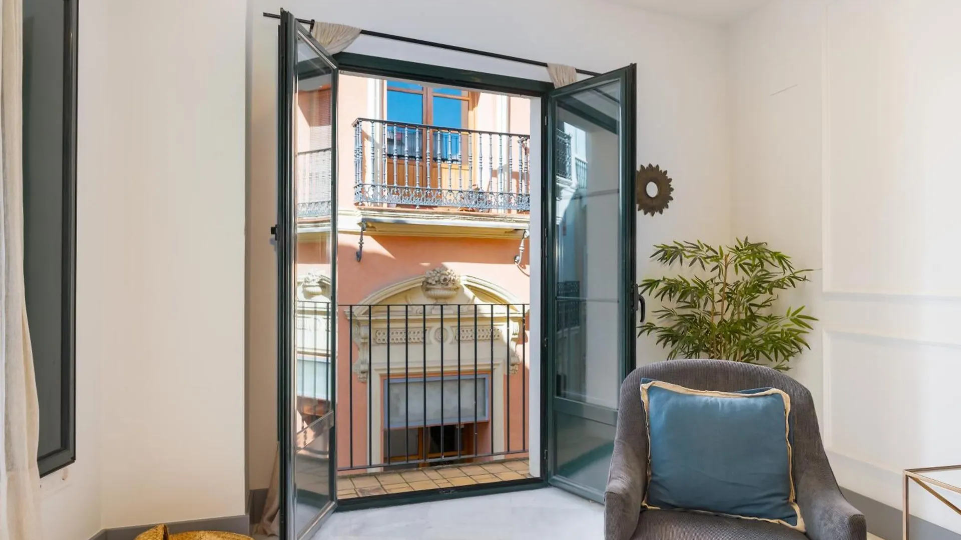 Panther Home Francos Seville Apartment